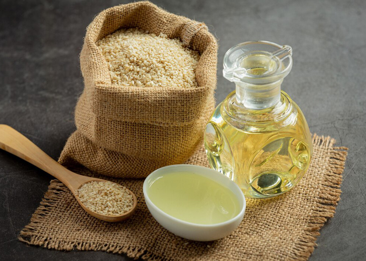 روغن کنجد؛ هر آنچه باید درباره خواص، کاربرد، مضرات و نحوه مصرف آن بدانید